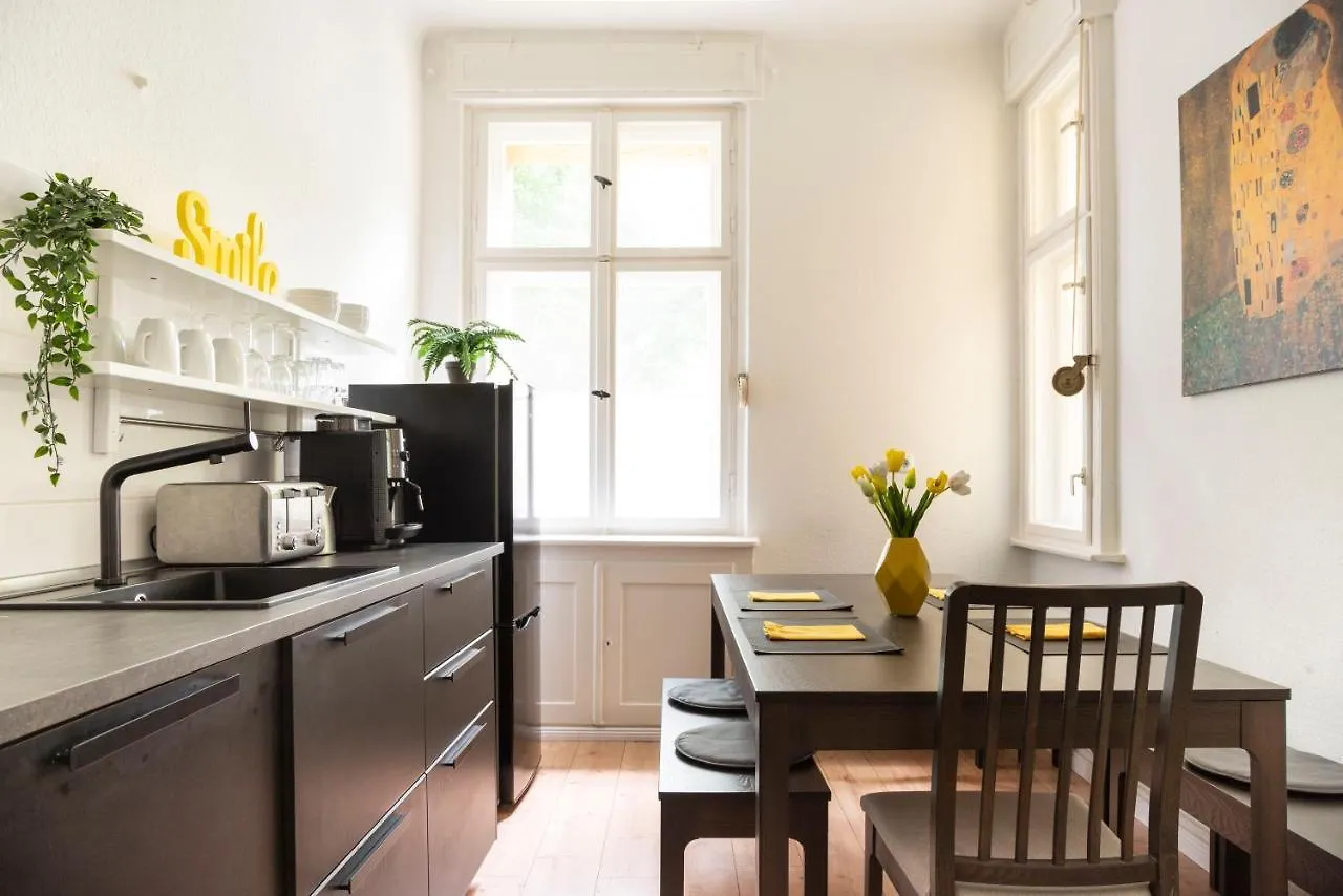 Spacious&Stylish Loft Bed Apartment +S-Bahn access Berlin